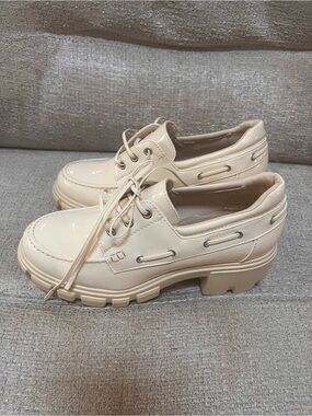 Chunky Platform Lace-Up Women's Shoes in Cream Sz 9.5